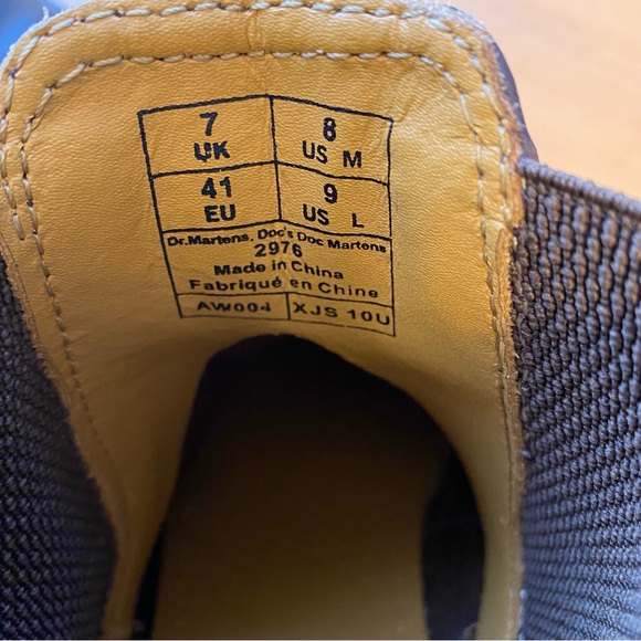 Dr. Martens 2976 Crazy Horse Leather Chelsea Boot, Size 9 - Picture 11 of 11